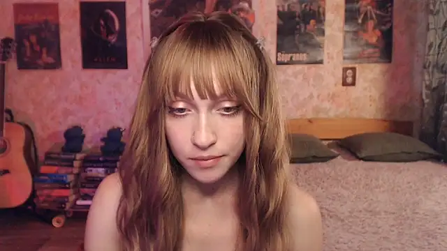 Snapshot of Friendly_Ellie chatting on 07/20/26, 02:26 Friendly Ellie online show from 07/20/26, 02:26