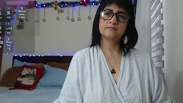 ISABEEL SOFIA01 online show from 12/26/24, 12:05