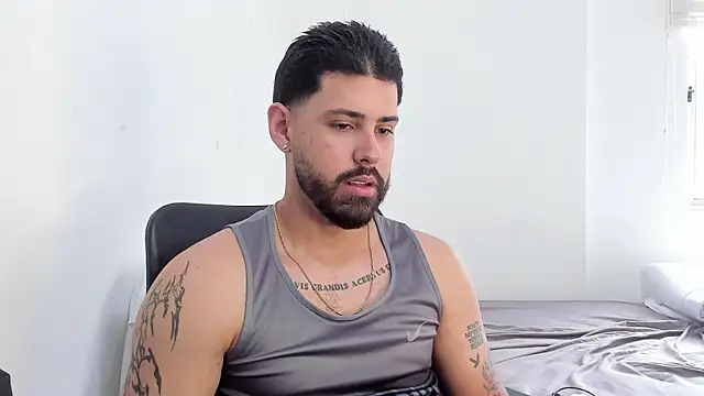 Justyn Torres online show from 10/30/25, 01:12