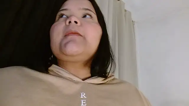 Snapshot of sexychubby___ chatting on 01/04/25, 04:32 sexychubby    online show from 01/04/25, 04:32