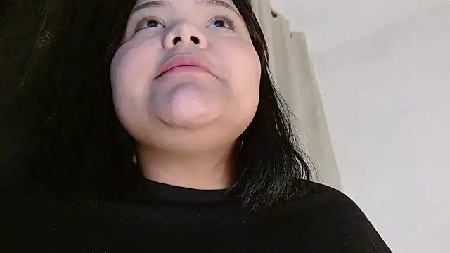 Snapshot of sexychubby___ chatting on 01/13/25, 01:02 sexychubby    online show from 01/13/25, 01:02