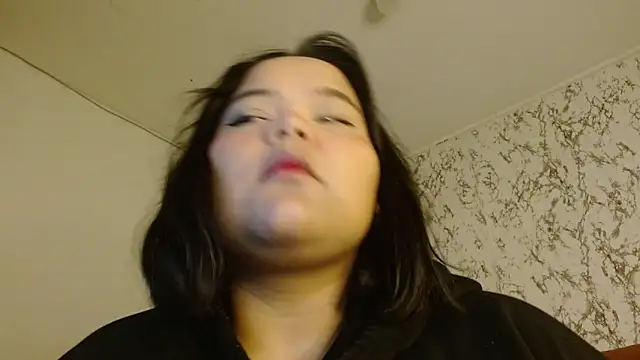 sexychubby    online show from 12/15/25, 02:38