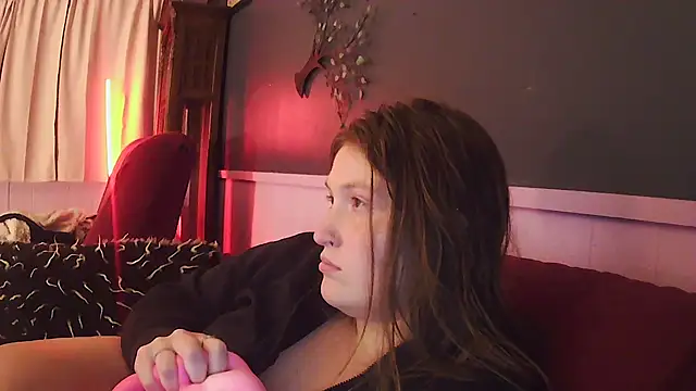 Snapshot of Angelk43 chatting on 06/19/26, 03:00 Angelk43 online show from 06/19/26, 03:00