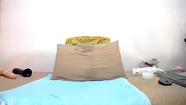 isabella-yumm online show from 12/15/24, 10:26