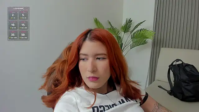 emilyycute  online show from 01/23/25, 12:09