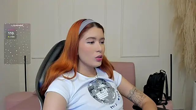 emilyycute  online show from 01/30/25, 12:06