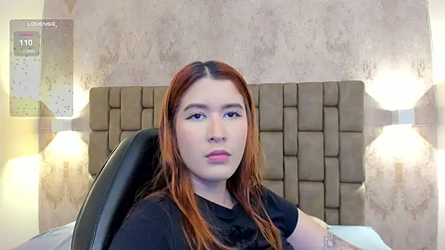 emilyycute  online show from 02/07/25, 12:17