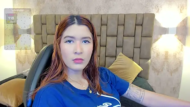 emilyycute  online show from 02/10/25, 12:18