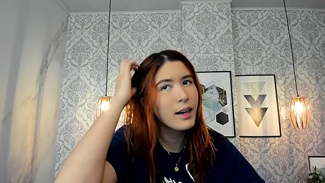 emilyycute  online show from 02/17/25, 12:27