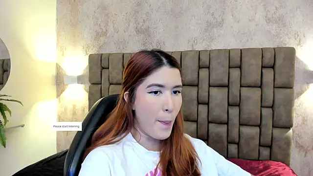 emilyycute  online show from 02/18/25, 12:17