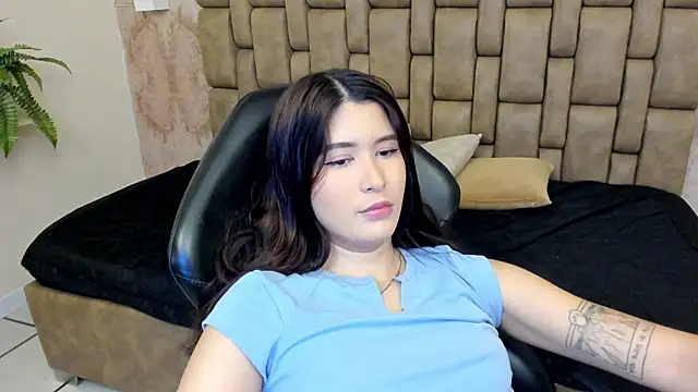 emilyycute  online show from 02/27/25, 12:13