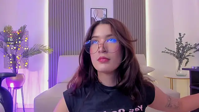 emilyycute  online show from 03/03/25, 06:33