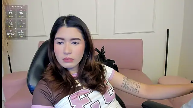 emilyycute  online show from 09/12/25, 12:16