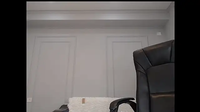 LillieSoonKim online show from 02/23/25, 06:39