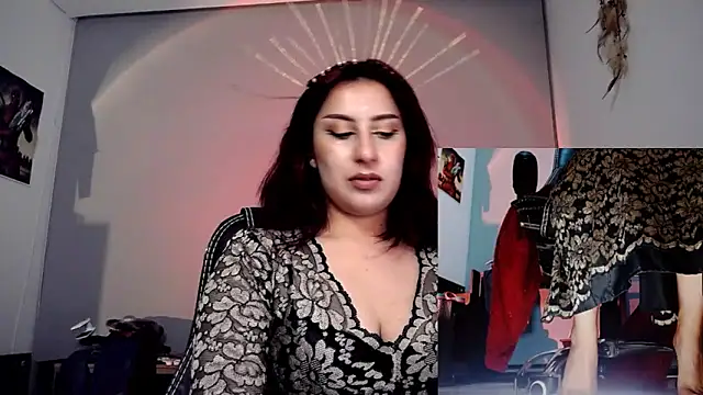 Snapshot of Scarlett_Sen chatting on 10/31/25, 02:40 Scarlett Sen online show from 10/31/25, 02:40