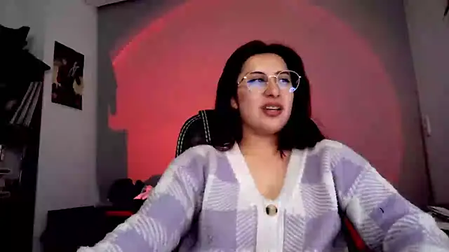 Snapshot of Scarlett_Sen chatting on 11/04/25, 12:26 Scarlett Sen online show from 11/04/25, 12:26