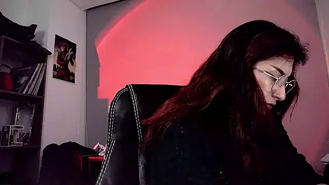 Snapshot of Scarlett_Sen chatting on 11/07/25, 01:00 Scarlett Sen online show from 11/07/25, 01:00