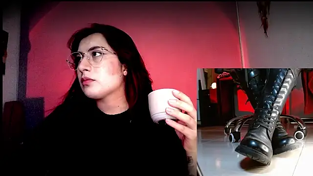 Snapshot of Scarlett_Sen chatting on 12/05/25, 01:20 Scarlett Sen online show from 12/05/25, 01:20