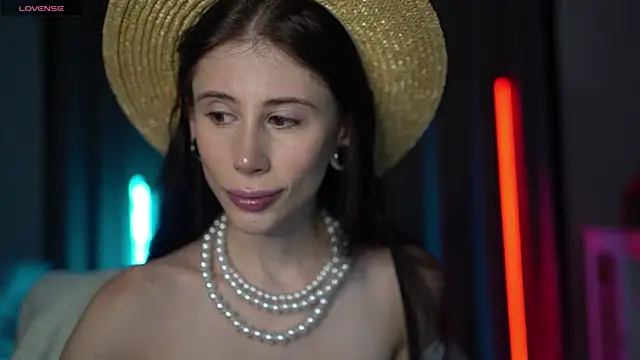 Snapshot of Your_Nicolett chatting on 03/12/25, 04:08 Your Nicolett online show from 03/12/25, 04:08