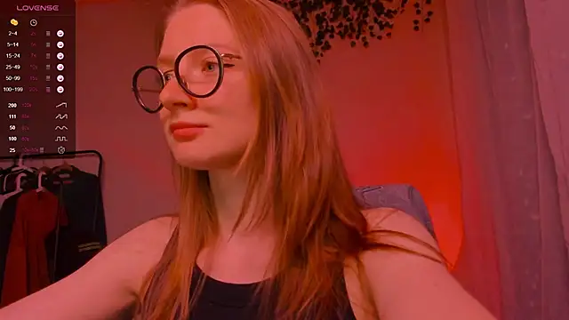 mollytuck online show from 10/17/25, 03:14