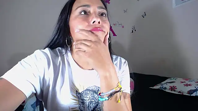 Snapshot of hanna_girl21 chatting on 07/10/26, 01:43 hanna girl21 online show from 07/10/26, 01:43