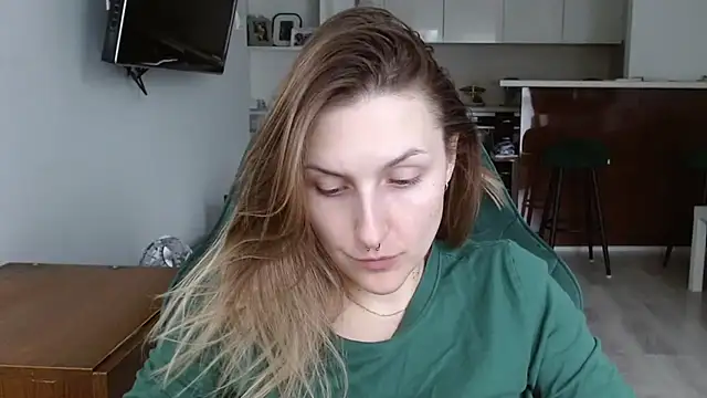 Snapshot of illusorycat chatting on 10/05/25, 11:52 illusorycat online show from 10/05/25, 11:52