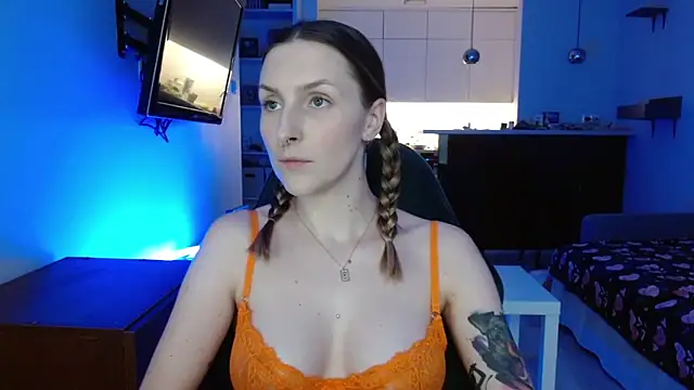 Snapshot of illusorycat chatting on 10/24/25, 01:51 illusorycat online show from 10/24/25, 01:51