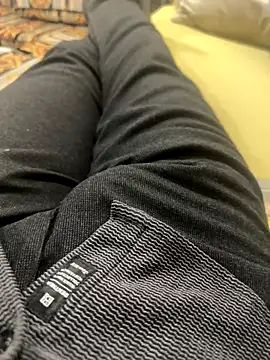 Snapshot of MAHKE12 chatting on 10/07/25, 04:15 MAHKE12 online show from 10/07/25, 04:15