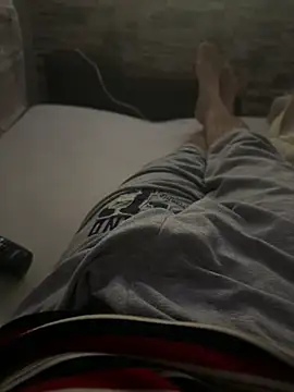 Snapshot of MAHKE12 chatting on 10/11/25, 11:03 MAHKE12 online show from 10/11/25, 11:03