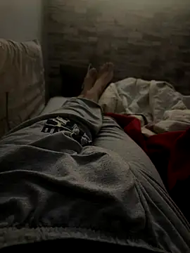 Snapshot of MAHKE12 chatting on 10/13/25, 10:32 MAHKE12 online show from 10/13/25, 10:32