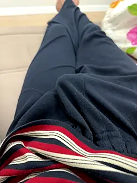 Snapshot of MAHKE12 chatting on 10/22/25, 09:14 MAHKE12 online show from 10/22/25, 09:14