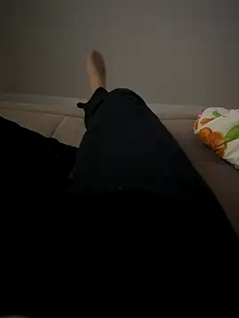 Snapshot of MAHKE12 chatting on 10/26/25, 09:21 MAHKE12 online show from 10/26/25, 09:21