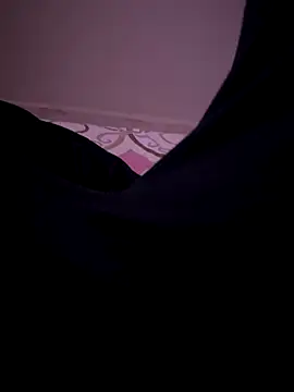 Snapshot of MAHKE12 chatting on 10/31/25, 10:00 MAHKE12 online show from 10/31/25, 10:00