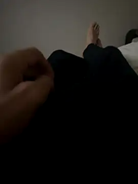 Snapshot of MAHKE12 chatting on 11/03/25, 08:43 MAHKE12 online show from 11/03/25, 08:43