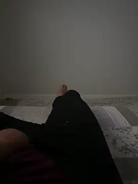 Snapshot of MAHKE12 chatting on 11/26/25, 09:16 MAHKE12 online show from 11/26/25, 09:16