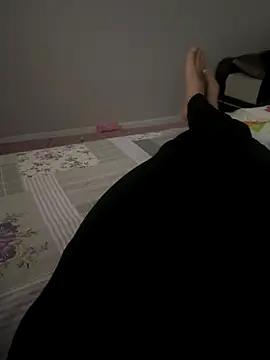 Snapshot of MAHKE12 chatting on 11/30/25, 09:08 MAHKE12 online show from 11/30/25, 09:08