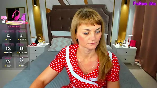 Snapshot of annasimonsj chatting on 11/03/25, 12:46 annasimonsj online show from 11/03/25, 12:46