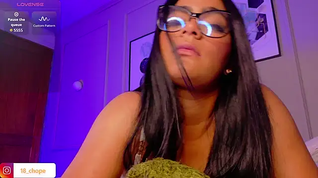 Snapshot of _charlotte11 chatting on 10/10/25, 01:54 charlotte11 online show from 10/10/25, 01:54