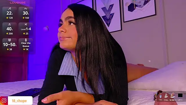 Snapshot of _charlotte11 chatting on 10/16/25, 01:45 charlotte11 online show from 10/16/25, 01:45