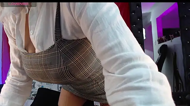 Snapshot of kimberlybirdx chatting on 11/09/25, 09:35 kimberlybirdx online show from 11/09/25, 09:35