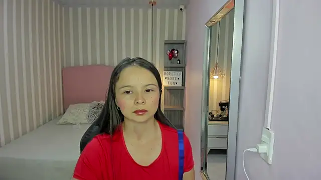 LORELAIGIVEN online show from 10/08/25, 12:25