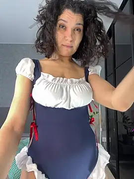 Snapshot of _CurlySue_ chatting on 02/08/25, 06:22  CurlySue  online show from 02/08/25, 06:22