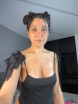 Snapshot of _CurlySue_ chatting on 09/30/25, 10:31  CurlySue  online show from 09/30/25, 10:31