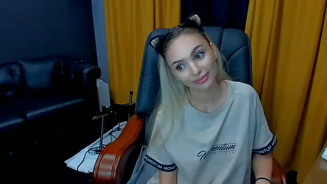 HaleySweet18 online show from 07/24/26, 08:29