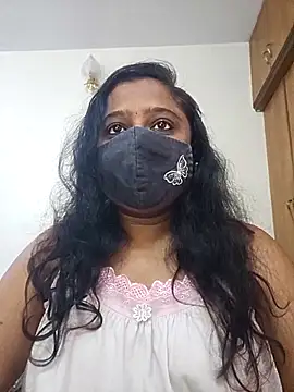 sexynayan23 online show from 10/06/25, 05:49