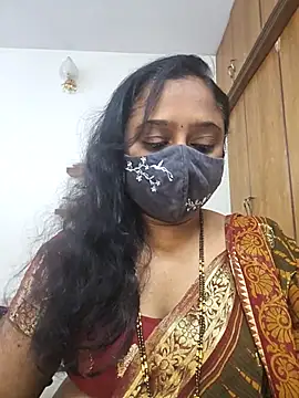 Snapshot of sexynayan23 chatting on 11/05/25, 05:18 sexynayan23 online show from 11/05/25, 05:18