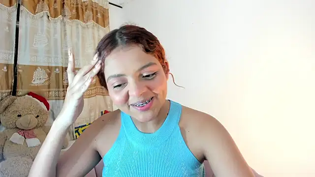 Snapshot of ValienteGirl_ chatting on 12/31/24, 05:44 ValienteGirl  online show from 12/31/24, 05:44