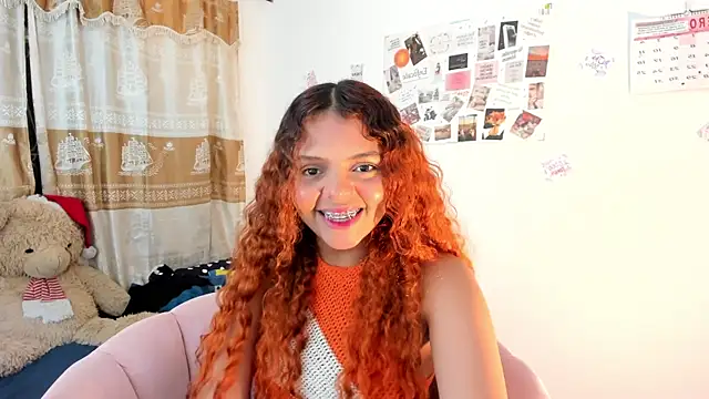 Snapshot of ValienteGirl_ chatting on 01/15/25, 03:00 ValienteGirl  online show from 01/15/25, 03:00