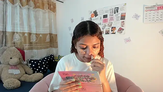 Snapshot of ValienteGirl_ chatting on 01/18/25, 03:09 ValienteGirl  online show from 01/18/25, 03:09