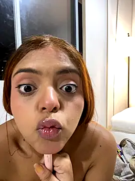 ValienteGirl  online show from 11/10/25, 02:54